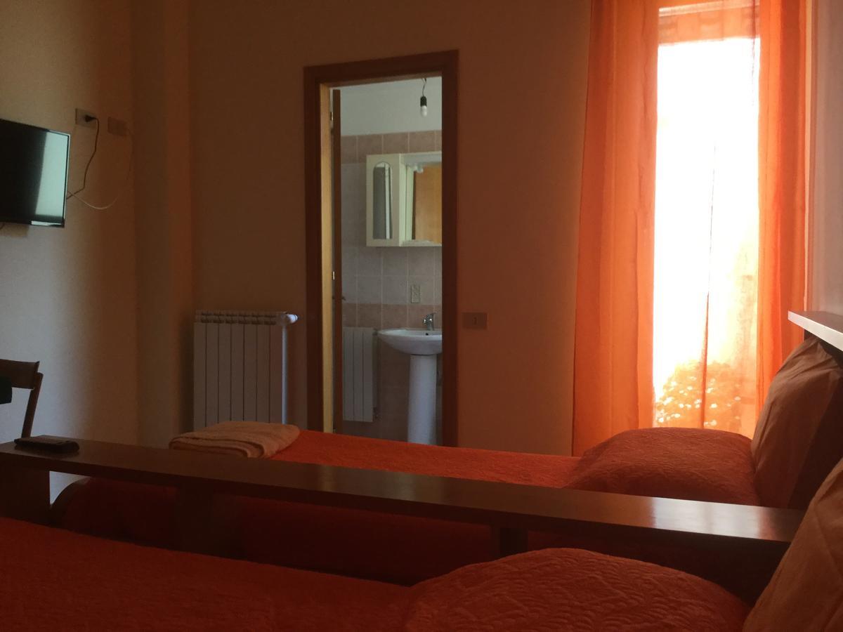Albergo Belvedere Santa Cristina Gela  外观 照片